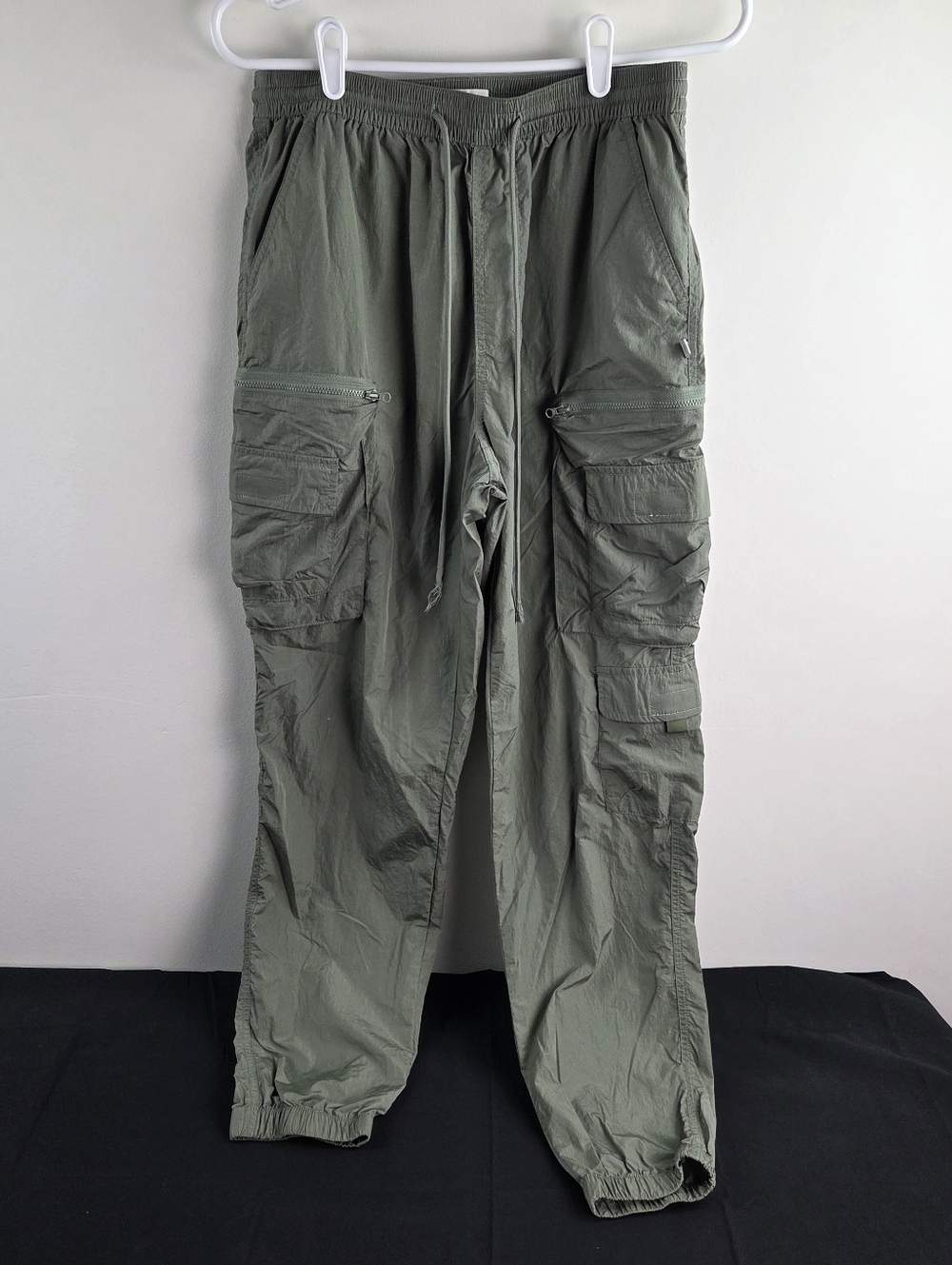 Standard Cloth Nylon Joggers Mens Medium Green Drawstring Waist Cargo Pockets